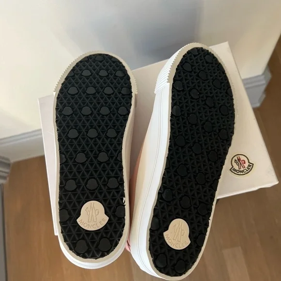 MONCLER Glisserie Logo Canvas Low-Top Sneakers - Picture 9 of 12